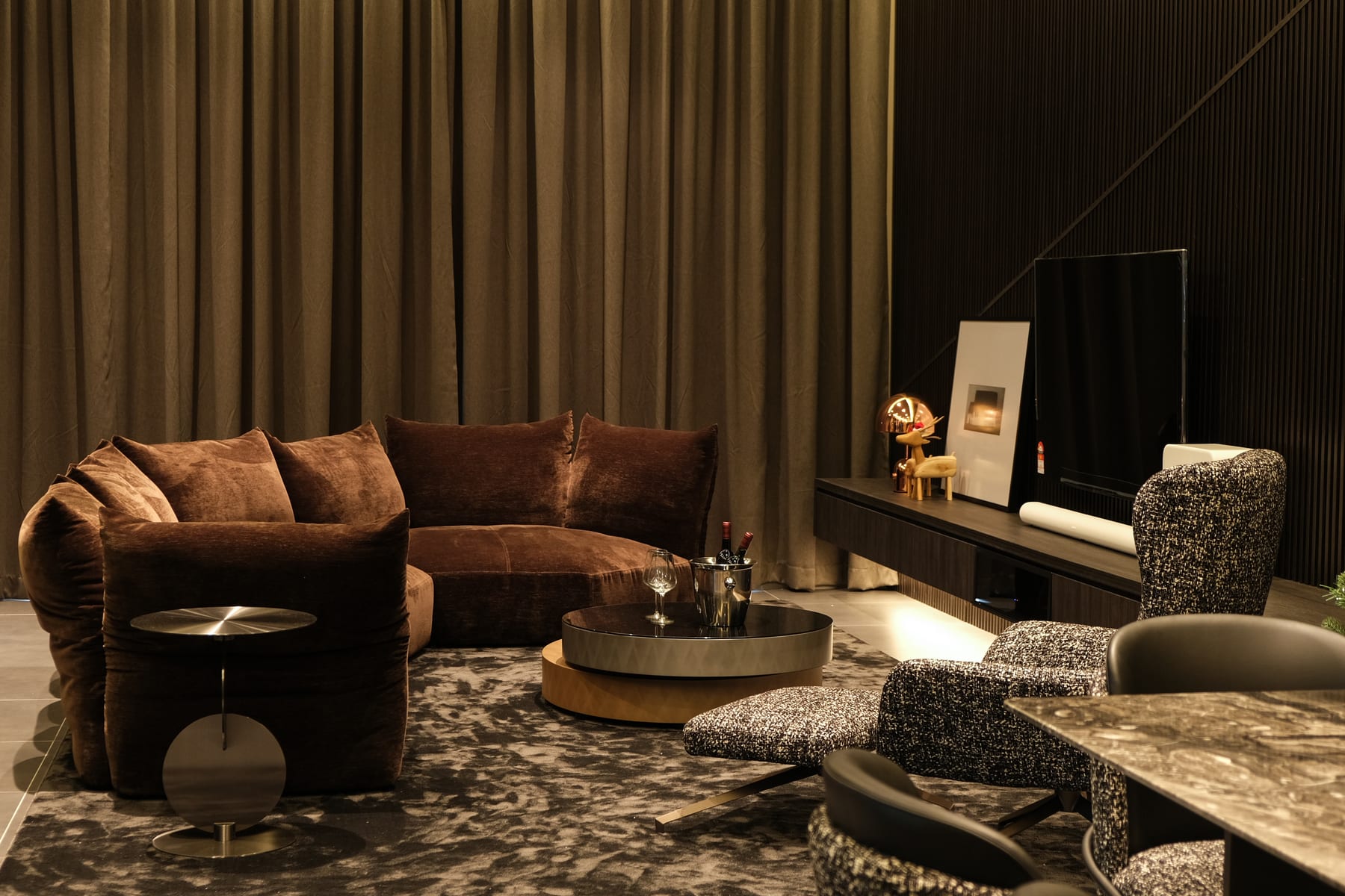 Hillside Home — view 9